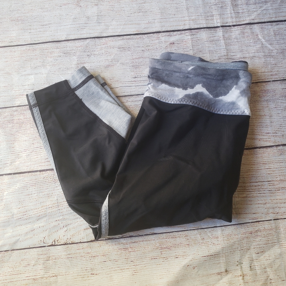 Lululemon crop Leggings